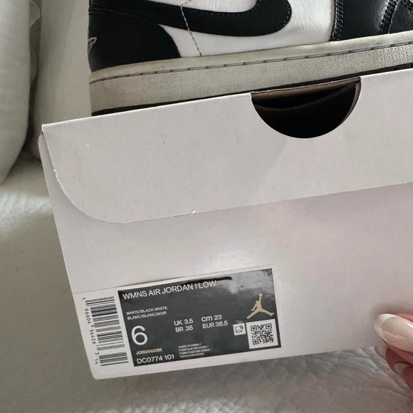 Nike Air Jordan 1 Low Panda White/Black-White Size 6 women’s - Picture 7 of 8